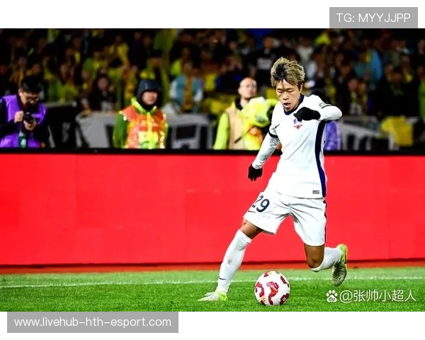 茹子楠正式亮相北京国安，身披新赛季球衣